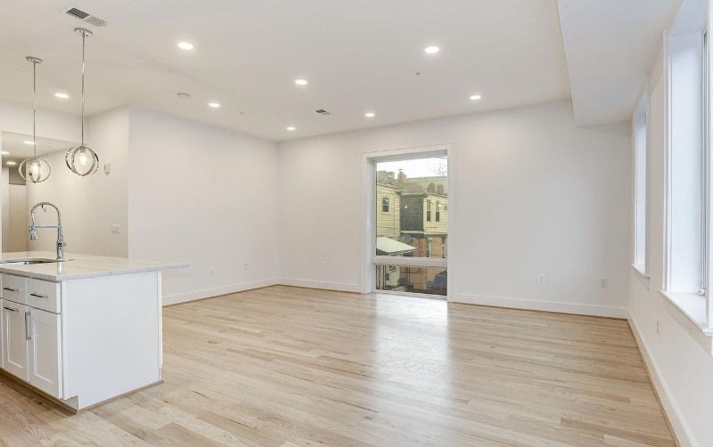 Building Photo - 836 Varnum St NW