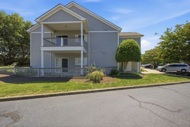 Building Photo - 1026 High Dunes Quay