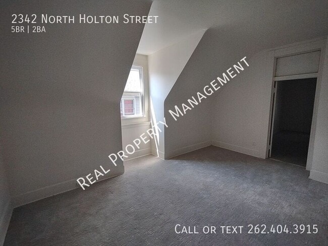 Building Photo - 2342 N Holton St