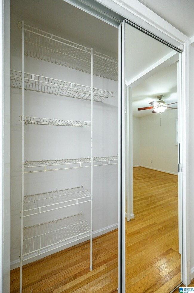 Building Photo - 1064 Sherbrooke Dr