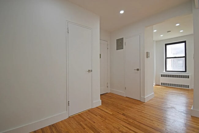 Building Photo - 52-02 39th Ave