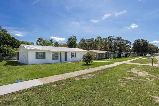 Building Photo - 1040 Dorado Dr