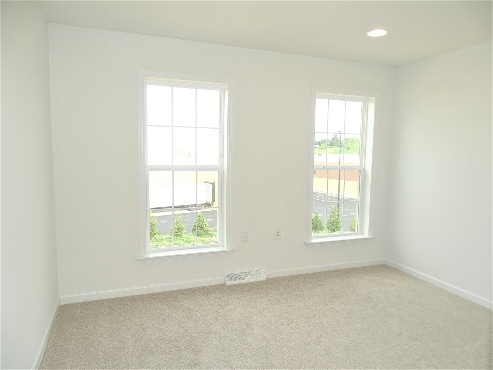 Building Photo - 320 Mayer Pl