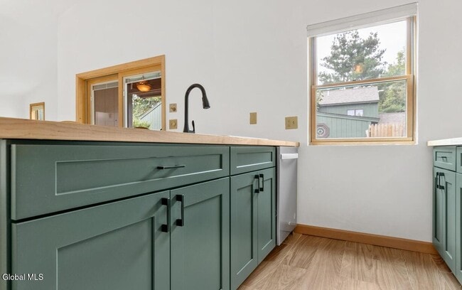 Building Photo - 24 Thimbleberry Rd