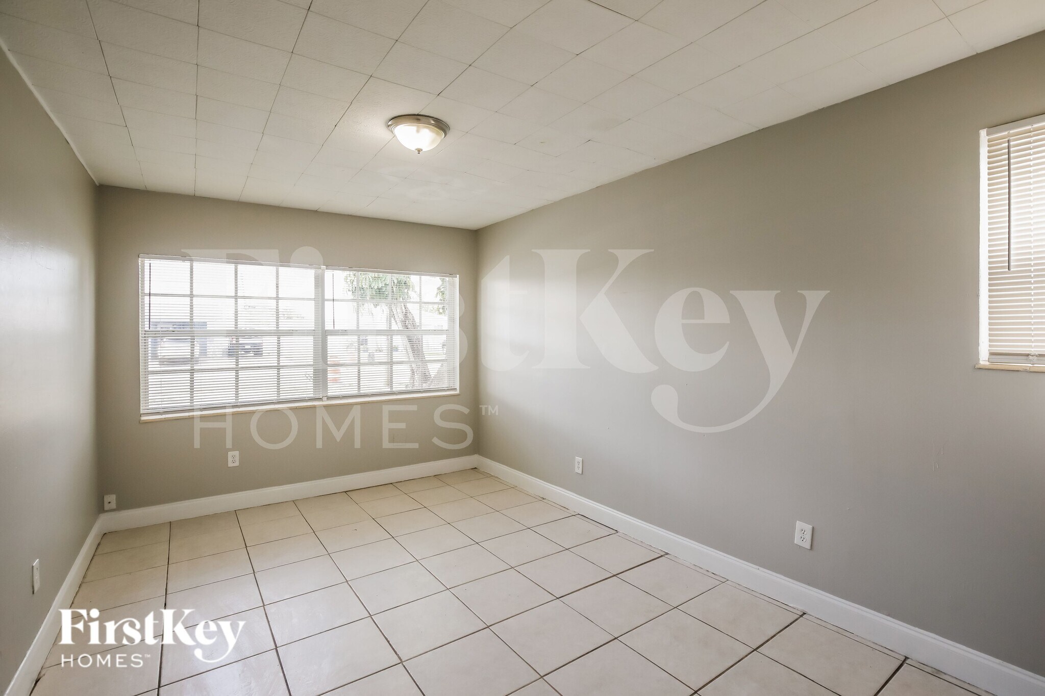 Building Photo - 7171 SW 10th Ct