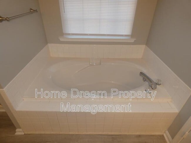 Building Photo - 5408 Veld Ct