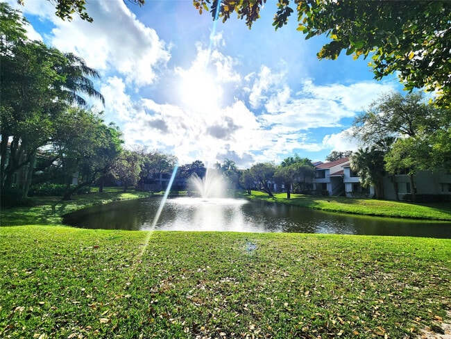 Building Photo - 651 Lyons Rd