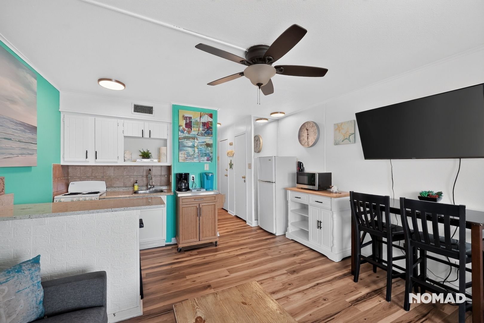 Building Photo - 3938 Surfside Blvd
