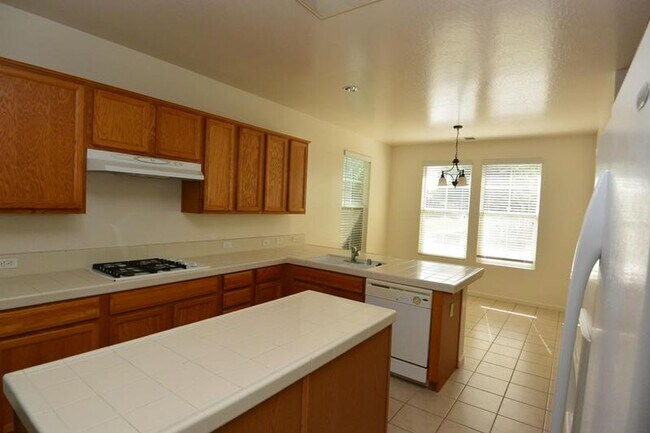 Building Photo - 3204 N Kayenta St