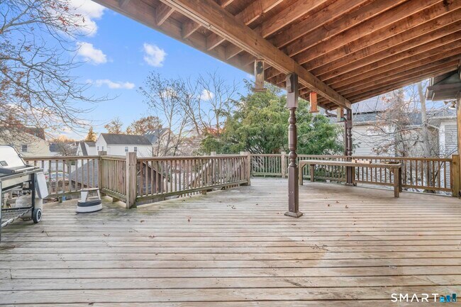 Building Photo - 33 Douglas Ave