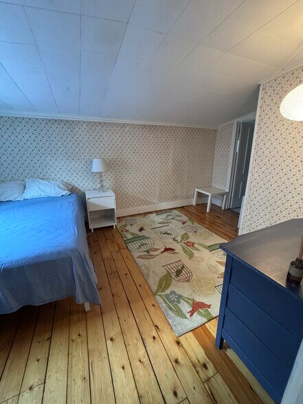Bedroom - 38 Broad St