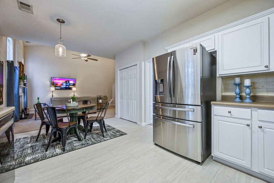 Building Photo - 523 Mullein Trace