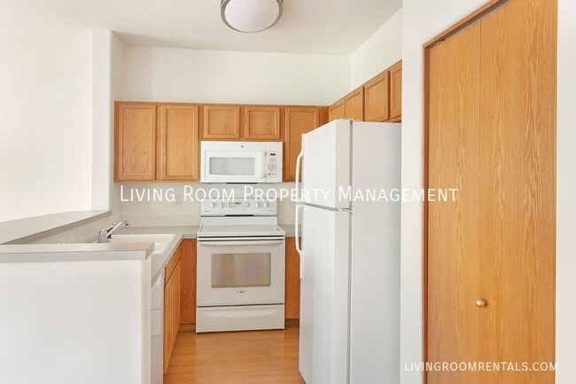 Building Photo - 3715 NE Grand Ave