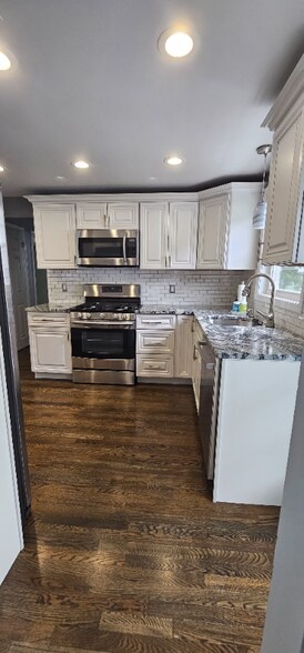Primary Photo - 139 Saunders St