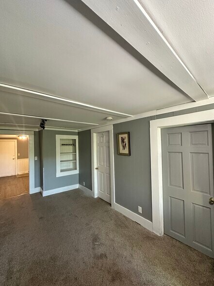 Building Photo - 1388 Furness Pky