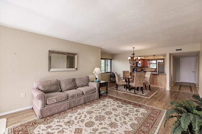 Building Photo - Enjoy great amenities with your annual rental