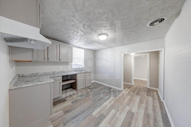 Building Photo - 3639 N Emerson Ave