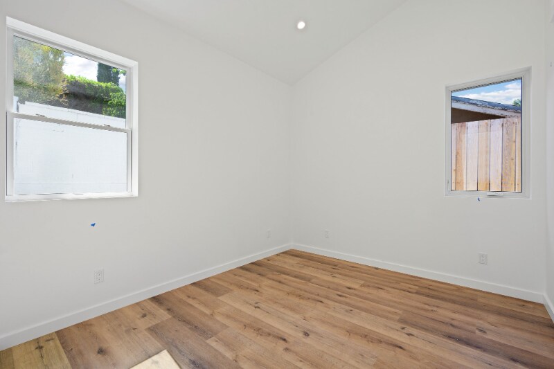 Building Photo - 5044 1/2 Hartwick St