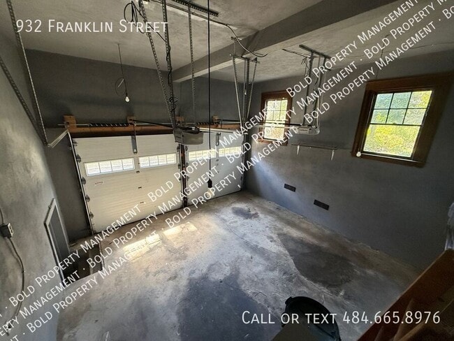 Building Photo - 932 Franklin St