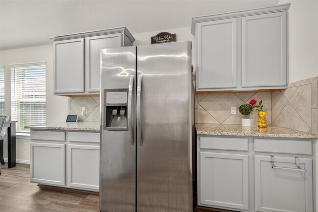 Building Photo - 15950 Boom Dr