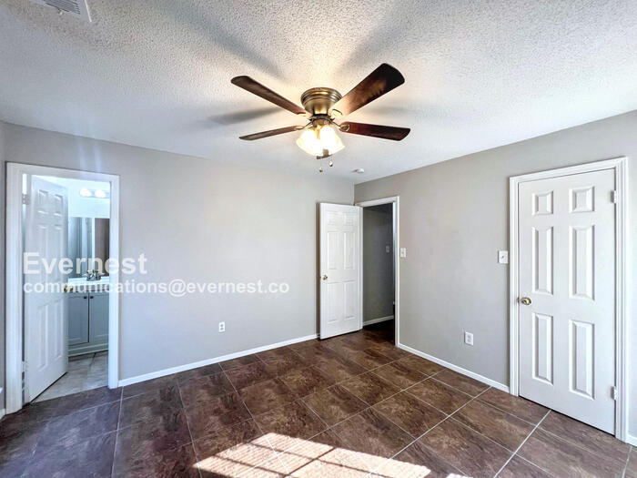 Building Photo - 3455 Lynnfield Cove