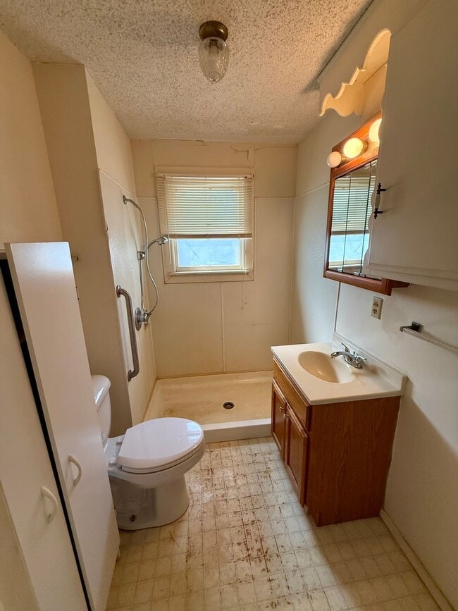 Building Photo - Two Bedroom Rental in Lone Grove