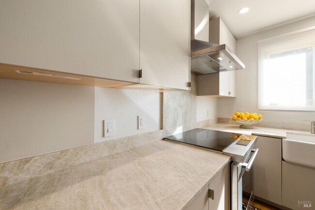 Building Photo - 291 W Thomson Ave