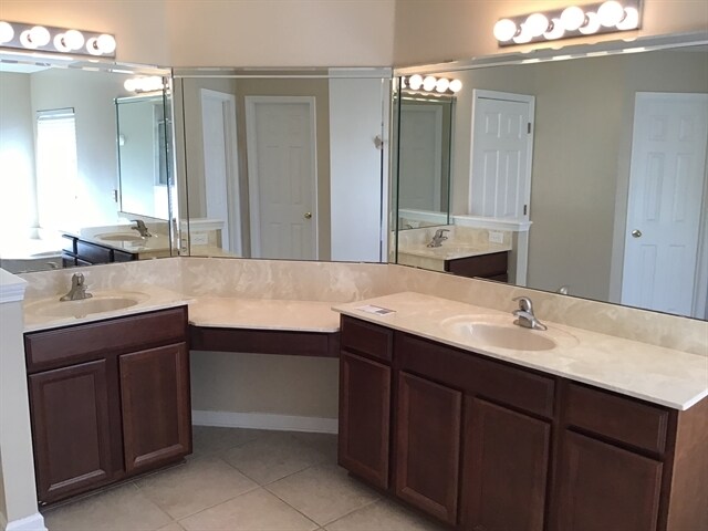 Building Photo - 1147 Hyacinth St