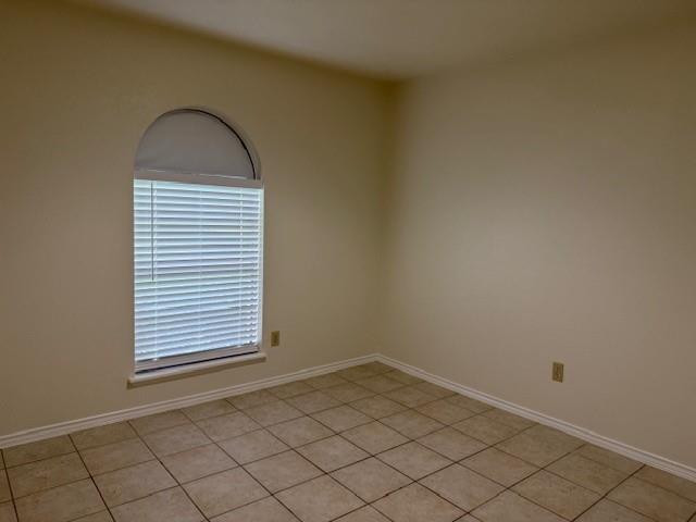 Building Photo - 3011 Meadowview Dr