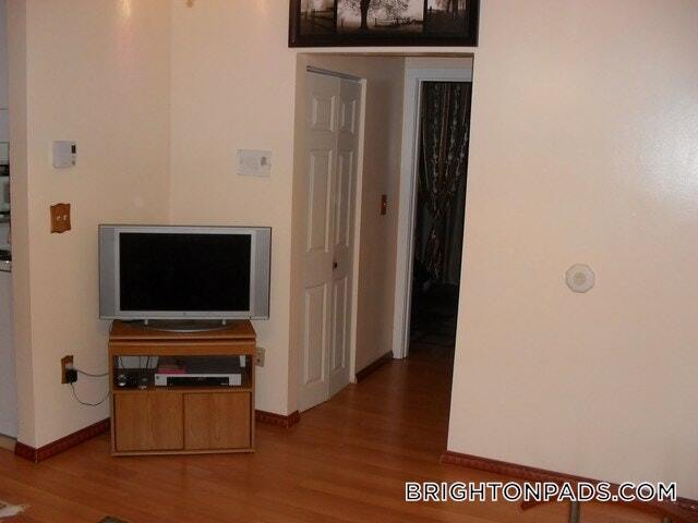 Building Photo - 7 Cypress Rd