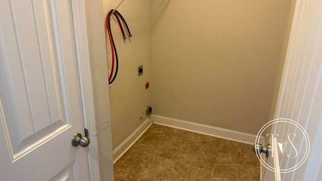 Building Photo - RATE DROP ALERT (was $1980/month) and SUMM...