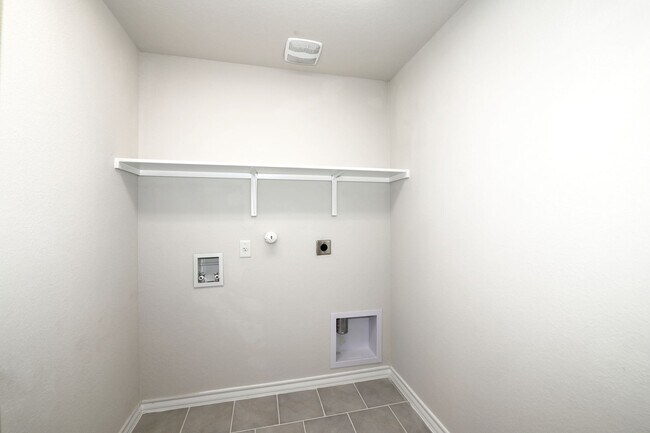 Building Photo - 13035 Minuet Sway