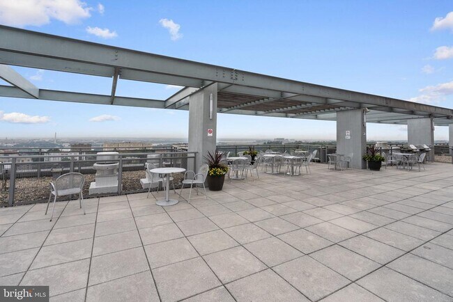 Building Photo - 2001 15th St N