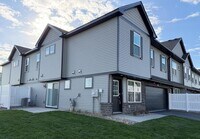 Building Photo - 5285 Long Pointe Pass