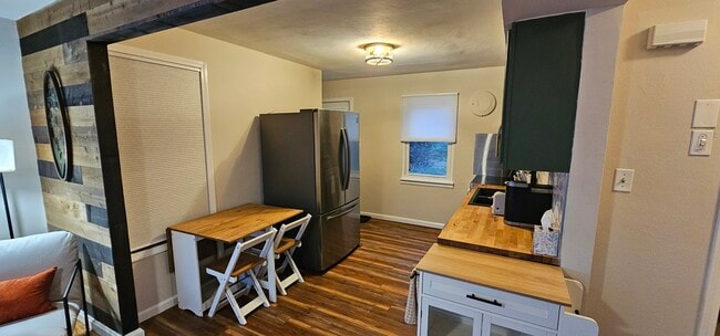 Building Photo - 2604 Tamm Ave