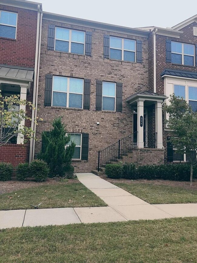 Building Photo - 904 Rose Way