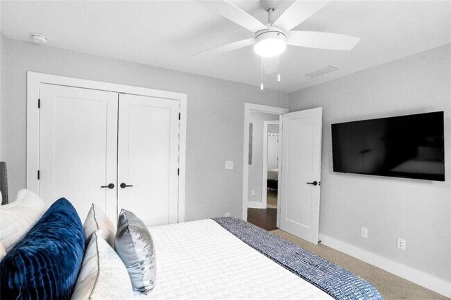 Building Photo - 510 Oak Dr