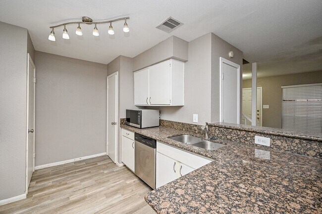 Building Photo - 2211 S Kirkwood Rd