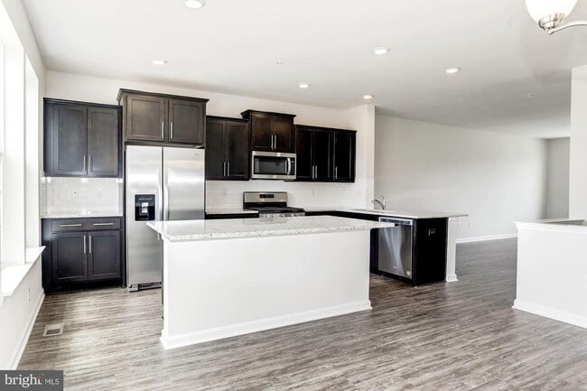 Building Photo - 5014 MacDonough Pl