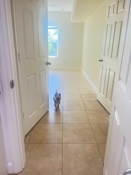 Building Photo - 304 E South St