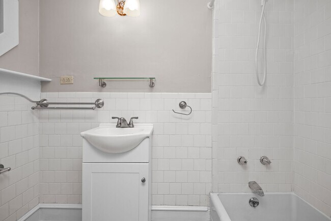 Building Photo - 437 Connecticut Ave