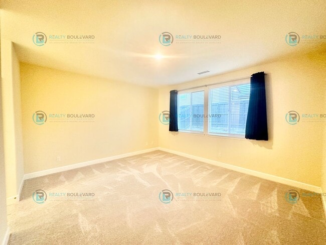 Building Photo - Beautiful 4 Bedroom, 2 Bathroom, 2 car garage, Single Story Home