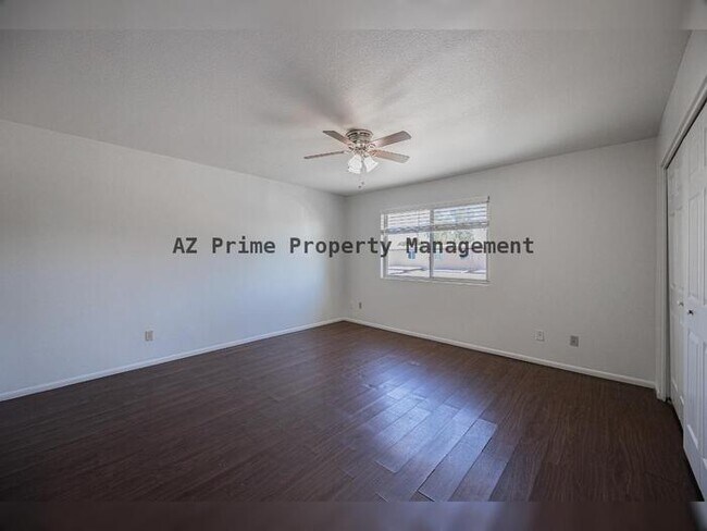 Building Photo - 7126 N 19th Ave