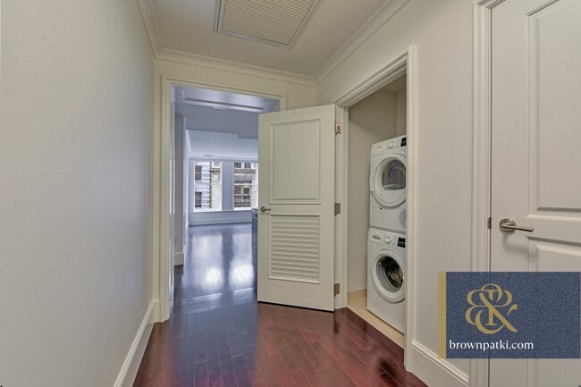 Building Photo - 680 Market St