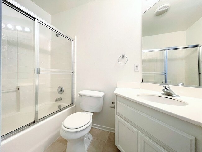 Building Photo - Beautiful Townhome in Rancho Carrillo!