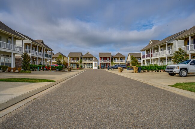 Building Photo - 106 Jax Sq