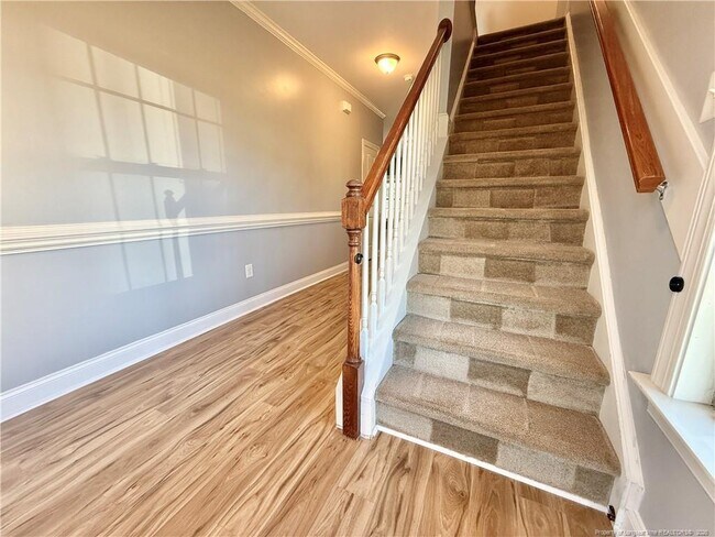Building Photo - 418 Century Dr