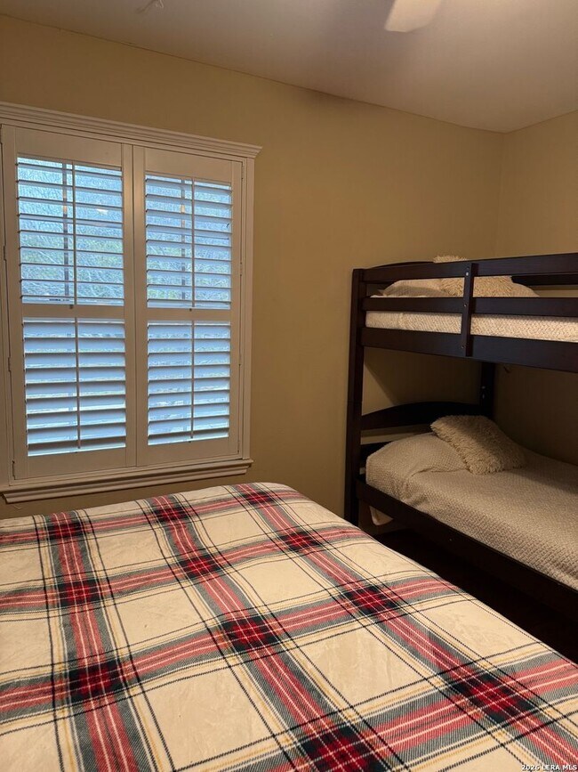 Building Photo - Spacious Fully Furnished Family Home with Heated Pool, Spa & Workshop in Arrowhead