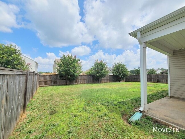 Building Photo - 22 Crestwood Pnes Trl