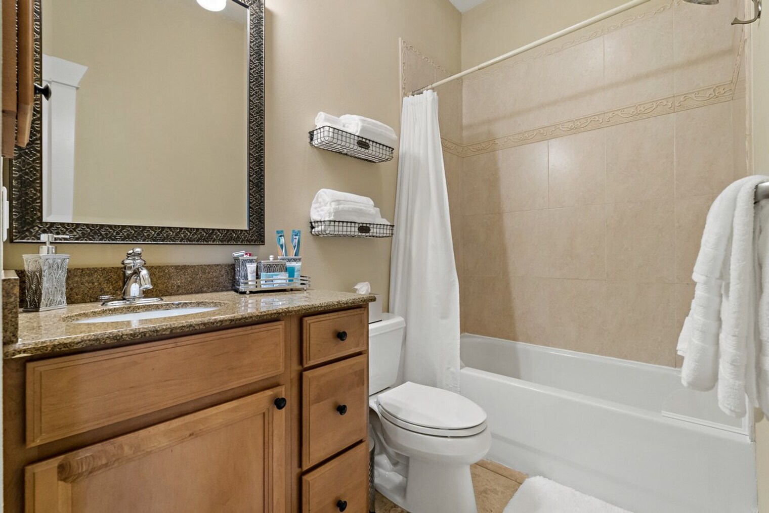 Building Photo - 509 S Willow Ave